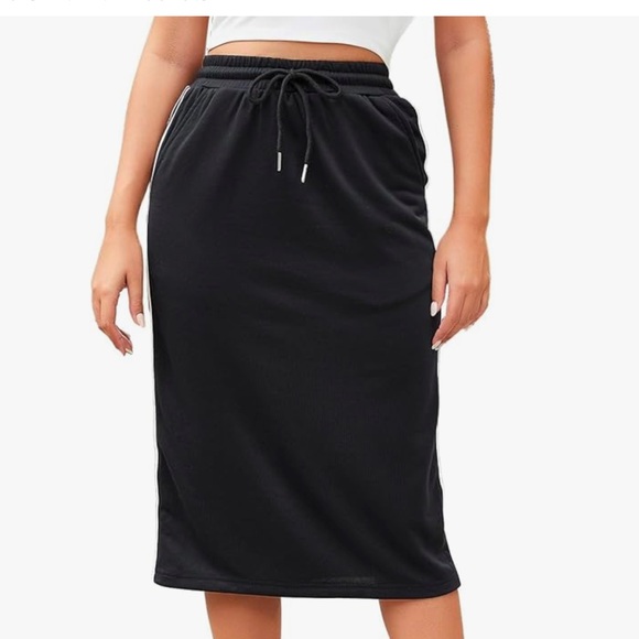 Zara black sweat skirt mid length with back slit - Picture 1 of 3